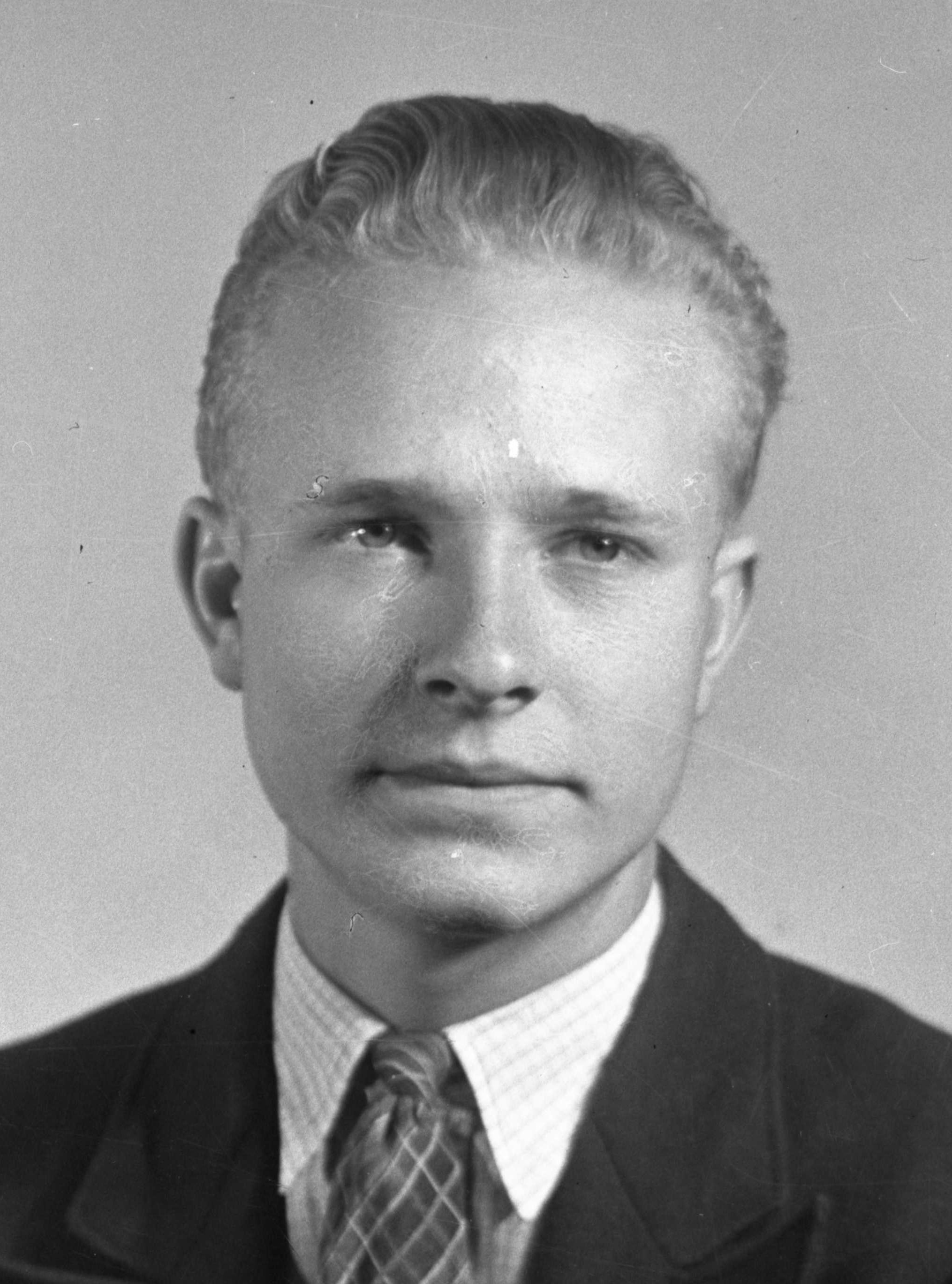 Charles Bartlett Bingham (1921 - 2012) Profile